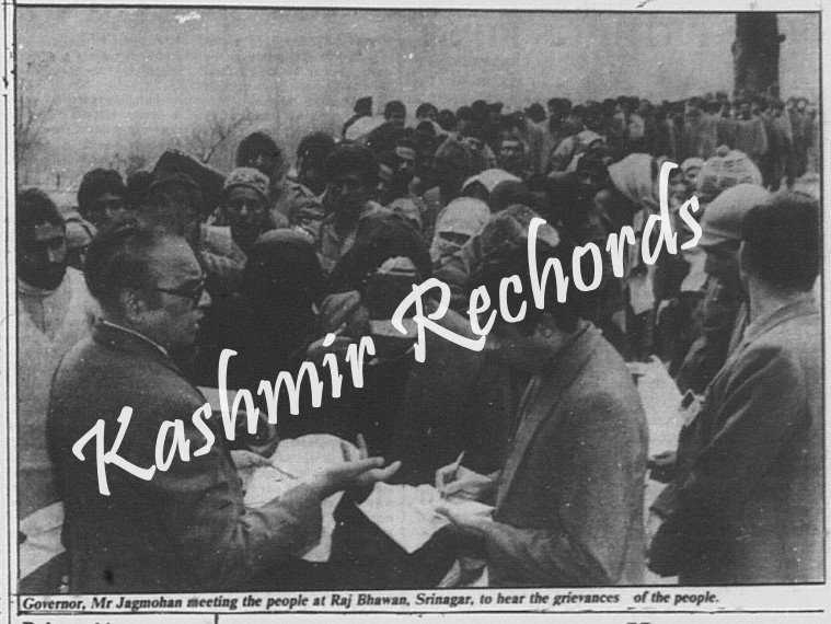 Kashmiri Muslims meeting Governor Jagmohan in February  1990