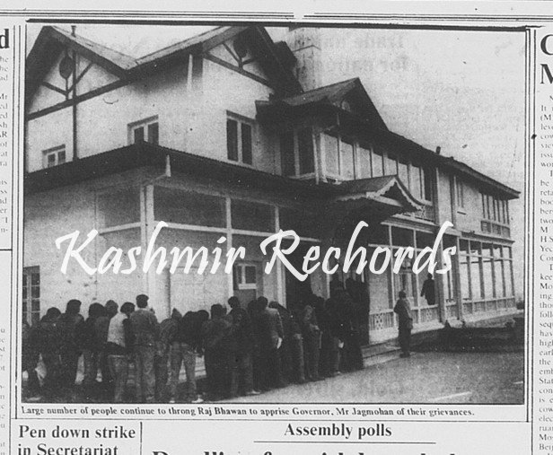 Kashmiri Muslims meeting Governor Jagmohan in February  1990
