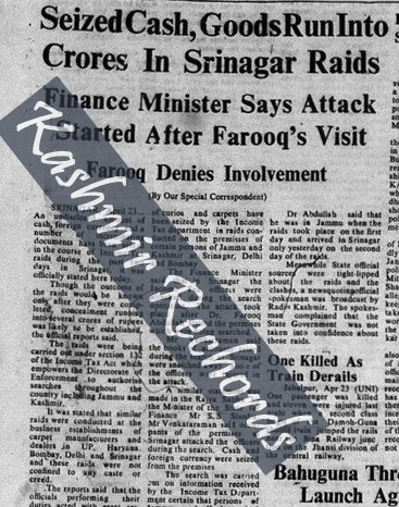 April 23, 1981 newspaper clipping reporting seized cash and goods in Srinagar Income-Tax raids, with the Finance Minister linking the attack to Farooq Abdullah’s visit and Farooq denying involvement.