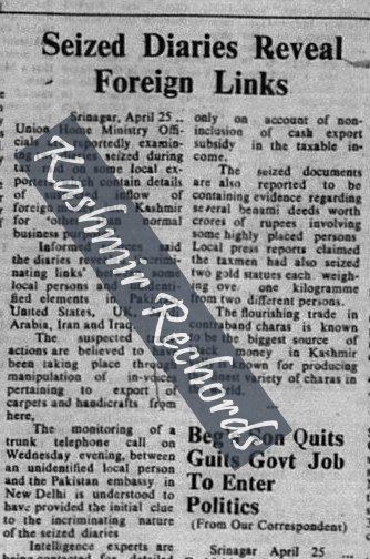April 25, 1981 newspaper clipping reporting that diaries seized during Srinagar Income-Tax raids allegedly revealed foreign links and suspected foreign-money transactions.